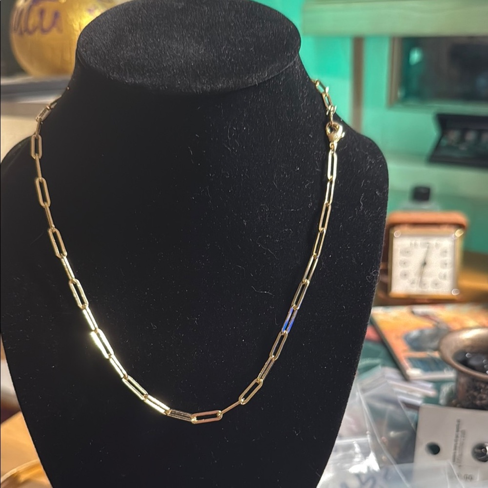 Gold Minimalist Geometric Necklace with Luxurious Shine